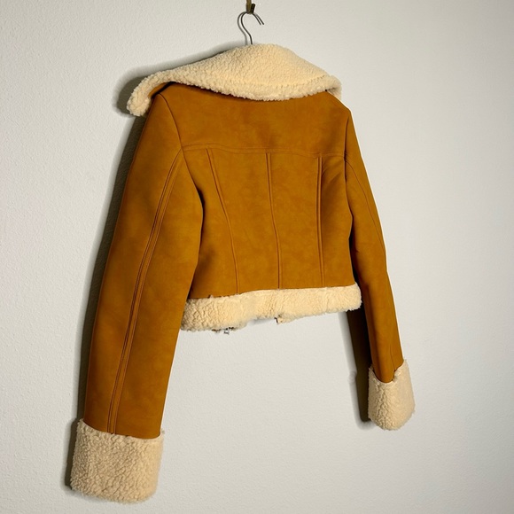 NWT L’Academie x Revolve Taryn Fitted Shearling Jacket in Tan - Picture 8 of 12